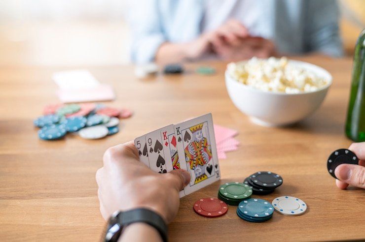 Antarmuka Fishing Arcade bowo toto menampilkan senjata virtual, ikan yang berenang, dan layar skor real-time